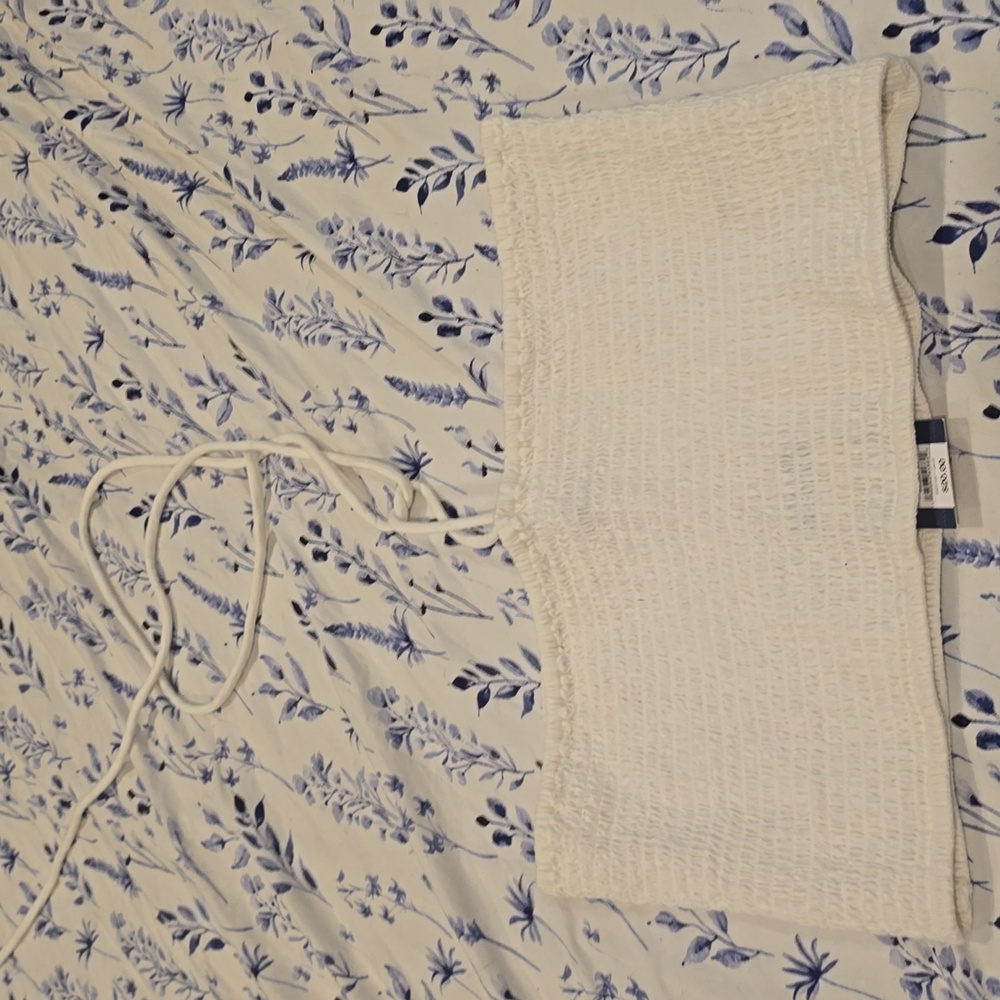 ❤️10/$16 New universal thread shirt